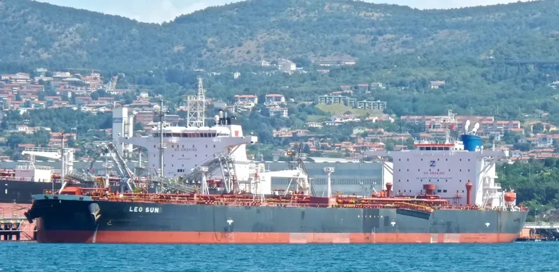 LEO SUN Tanker IMO 9457608 photo 10