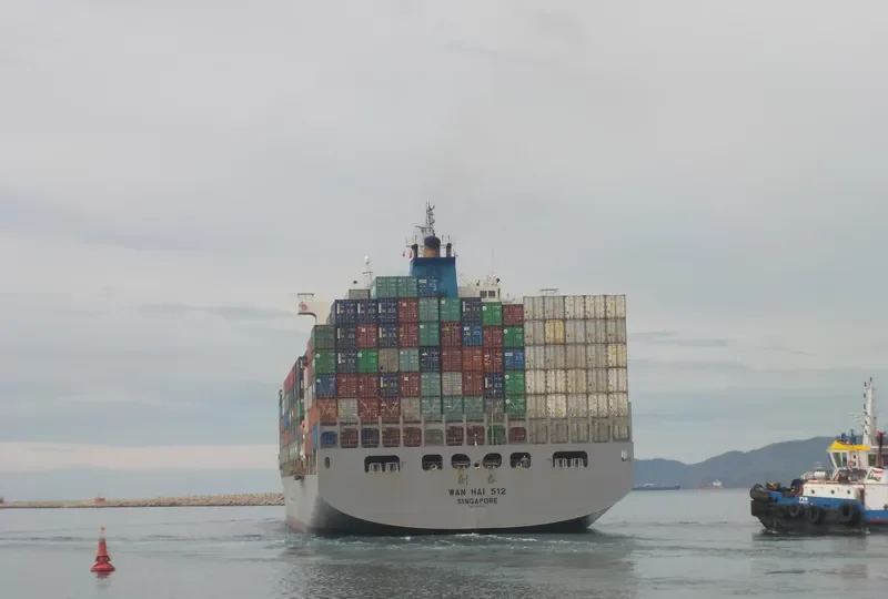 WAN HAI 512 Container Ship IMO 9457622 photo 10