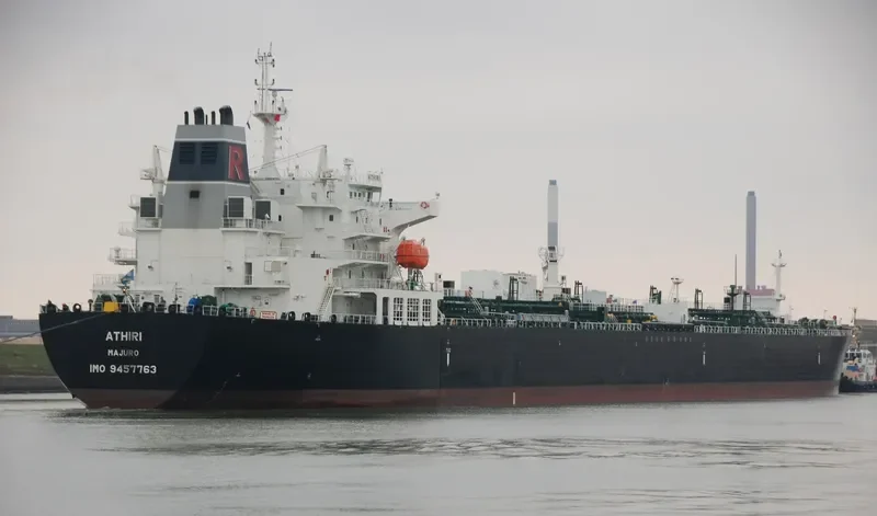 ATHIRI Tanker IMO 9457763 photo 9