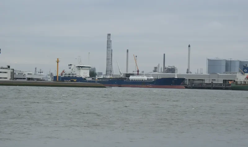 RUBY T Tanker IMO 9457878 photo 4