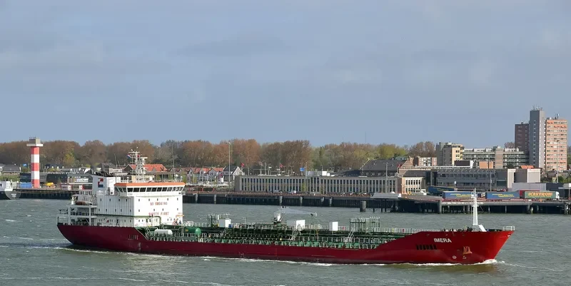IMERA Tanker IMO 9458066 photo 6