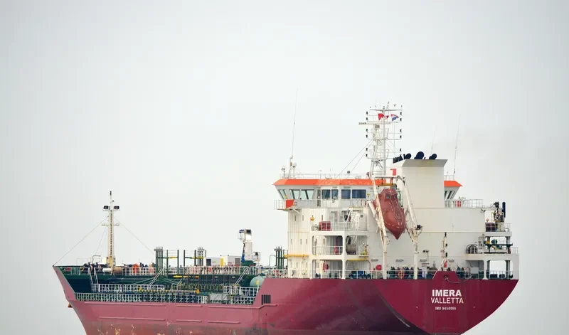IMERA Tanker IMO 9458066 photo 8