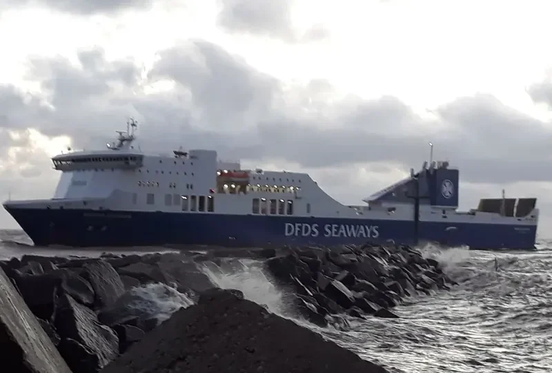 REGINA SEAWAYS Ro-Ro IMO 9458535 photo 2