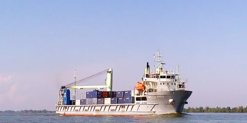 MERATUS BARITO Container Ship IMO 9458547 photo 5