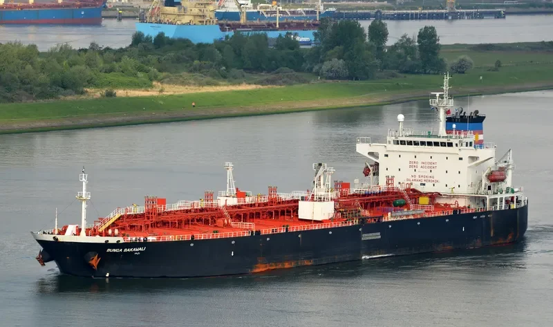 NCC YANBU Tanker IMO 9458808 photo 2