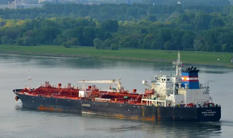 NCC YANBU Tanker IMO 9458808 photo 3