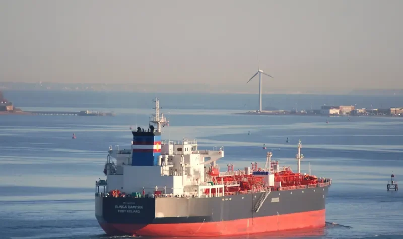 UACC RIYADH Tanker IMO 9458834 photo 6