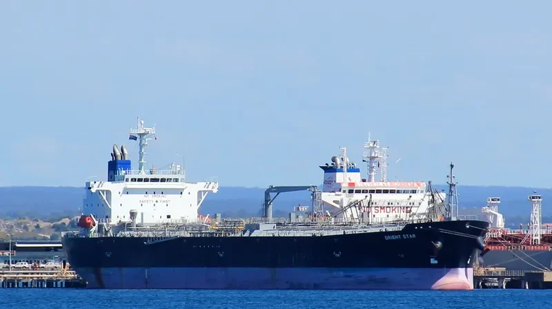 DEE4 CEDAR Tanker IMO 9459230 photo 6