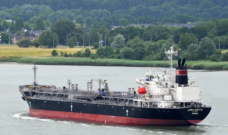 JIPRO NEFTIS Tanker IMO 9459292 photo 3