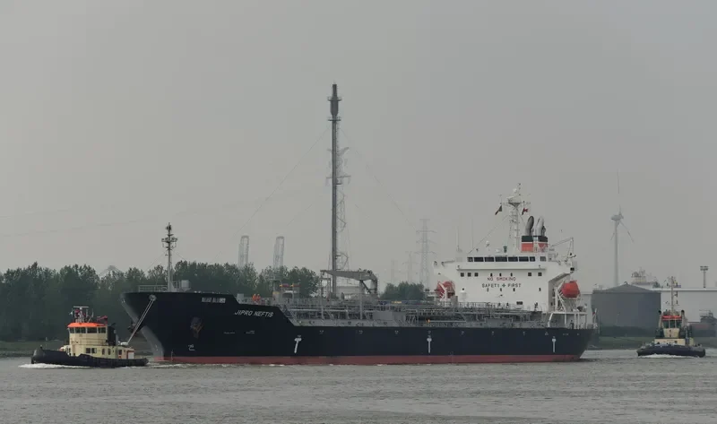 JIPRO NEFTIS Tanker IMO 9459292 photo 7