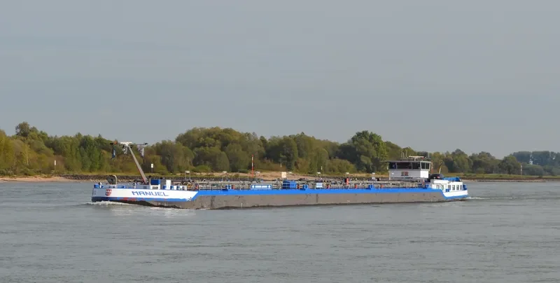 MANUEL Tanker IMO 9459929 photo 4