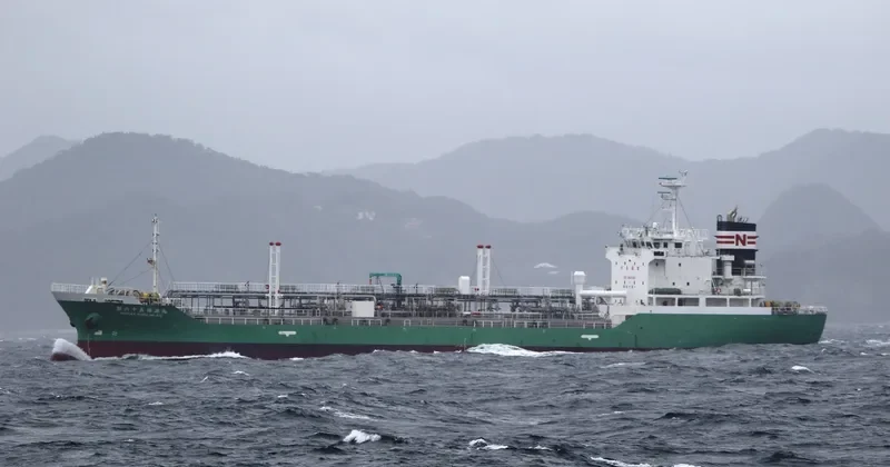 NANIWA MARU NO.65 Tanker IMO 9460100 photo 9