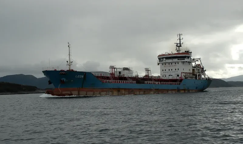 LEON HERC Tanker IMO 9460502 photo 7