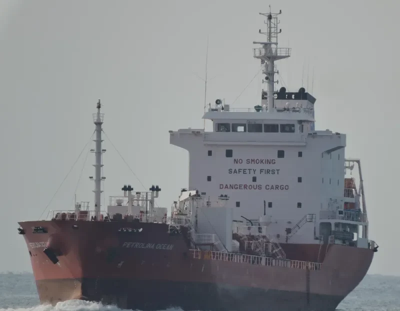 PETROLINA OCEAN Tanker IMO 9460617 photo 8