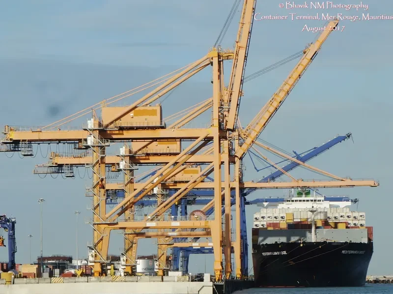 MEDITERRANEAN BRIDGE Container Ship IMO 9461506 photo 4