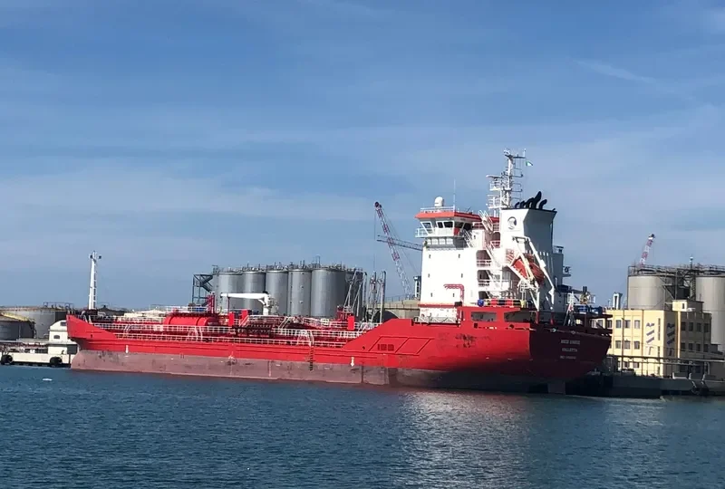 MED EMRE Tanker IMO 9461910 photo 4