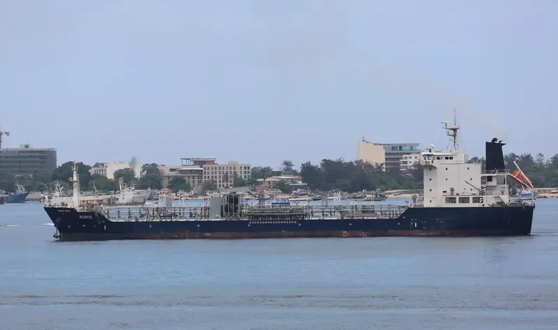 SARONIC BAY Tanker IMO 9462689 photo 3