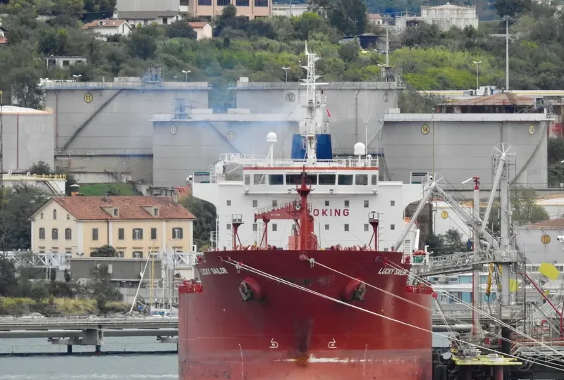 LUCKY SAILOR Tanker IMO 9464352 photo 3
