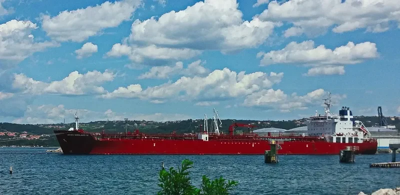 AGIOS NIKOLAOS IV Tanker IMO 9464364 photo 9