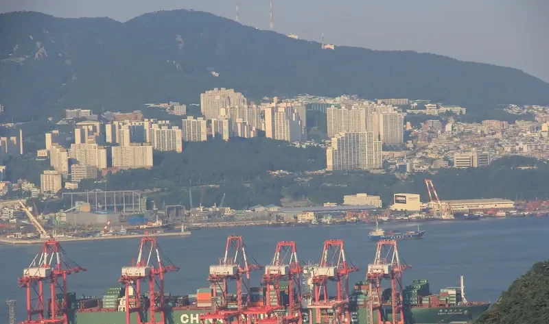 CSCL NEPTUNE Container Ship IMO 9467316 photo 2