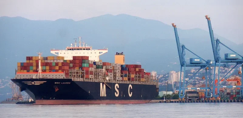 MSC LAUREN Container Ship IMO 9467407 photo 9