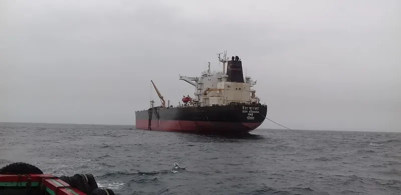 DESH SURAKSHA Tanker IMO 9467768 photo 6