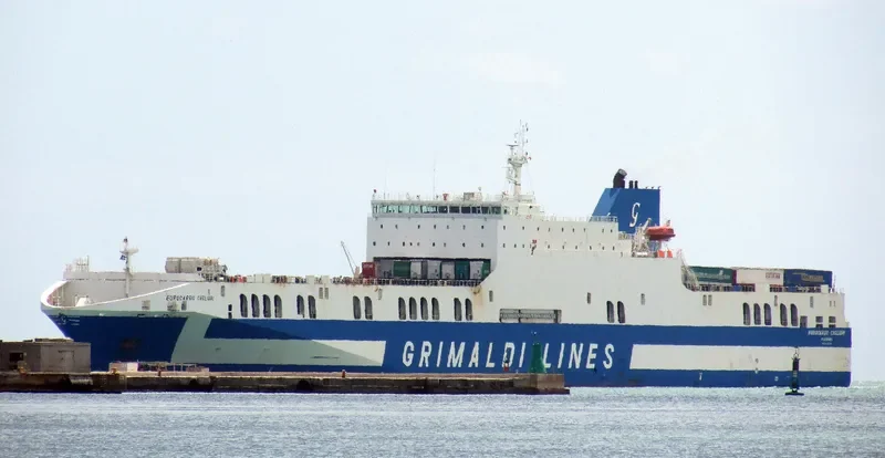 EUROCARGO CAGLIARI Ro-Ro IMO 9471068 photo 3