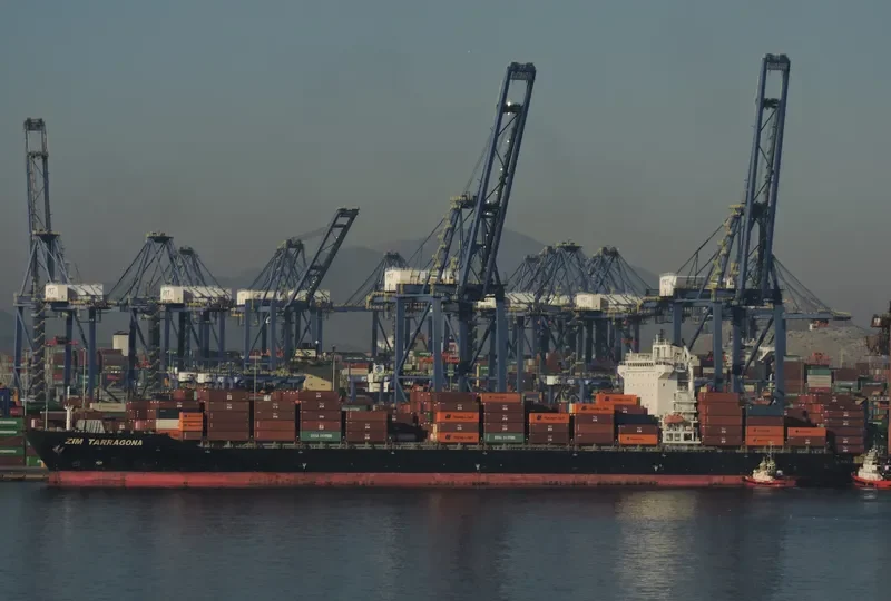 ZIM TARRAGONA Container Ship IMO 9471214 photo 2