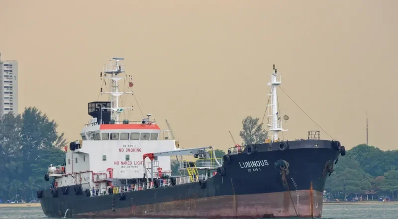 LUMINOUS Tanker IMO 9471446 photo 2