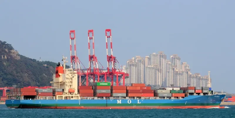 MOL SPARKLE Container Ship IMO 9472567 photo 6