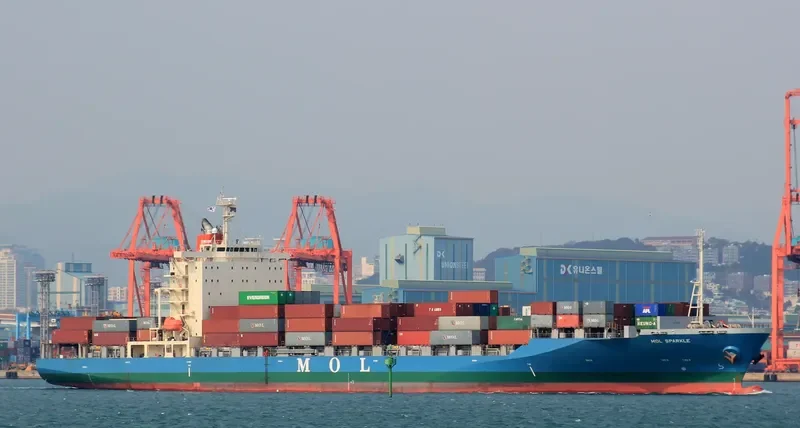 MOL SPARKLE Container Ship IMO 9472567 photo 9