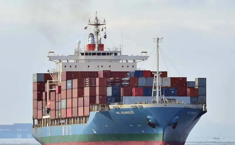 MOL SEABREEZE Container Ship IMO 9472579 photo 2