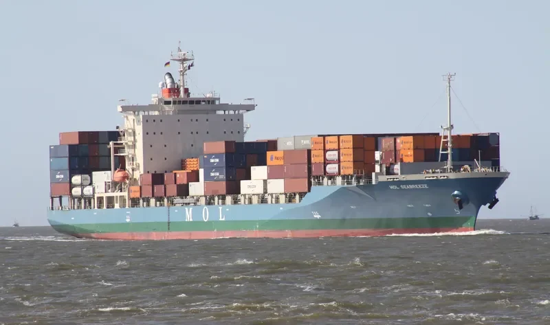 MOL SEABREEZE Container Ship IMO 9472579 photo 5
