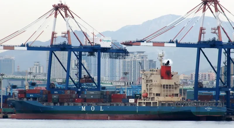 MOL SUCCESS Container Ship IMO 9472581 photo 2