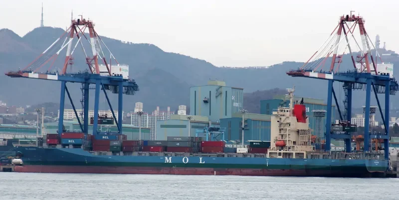 MOL SUCCESS Container Ship IMO 9472581 photo 4