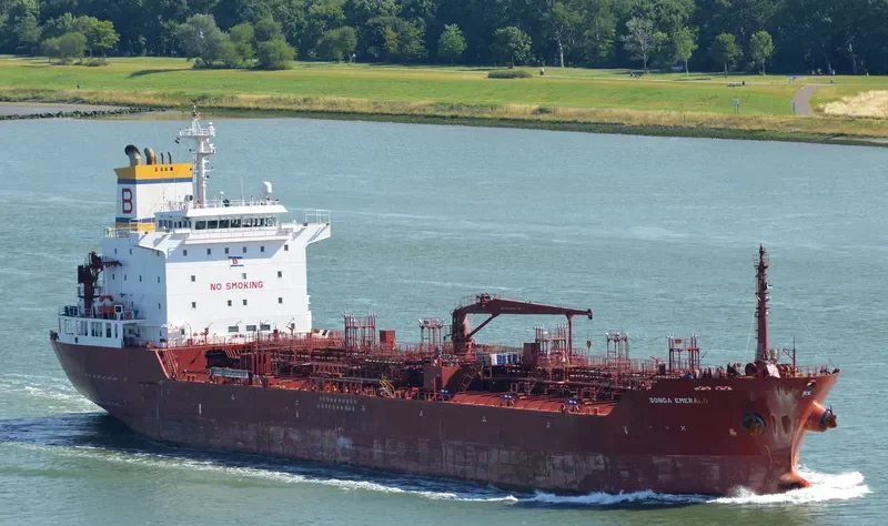 J C BAZAN Tanker IMO 9473937 photo 3