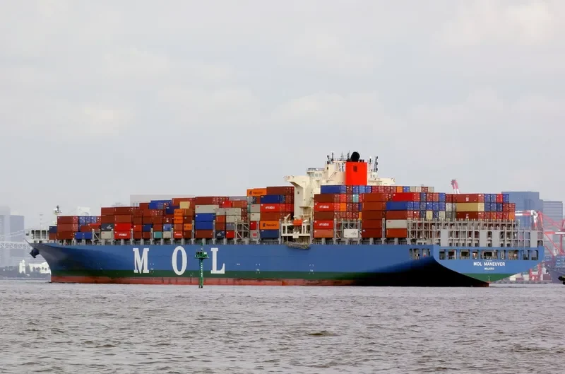 ONE MANEUVER Container Ship IMO 9475648 photo 5