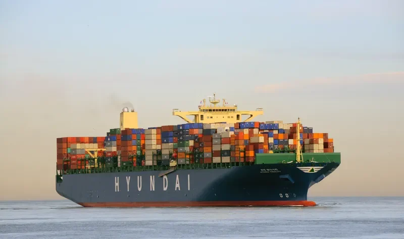 HYUNDAI RESPECT Container Ship IMO 9475674 photo 2