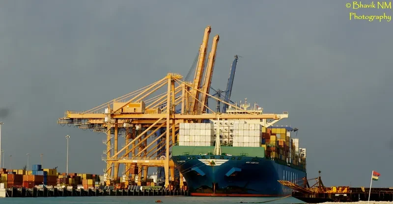 HYUNDAI AMBITION Container Ship IMO 9475703 photo 4