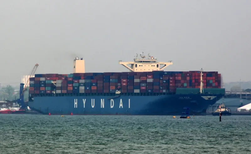 HYUNDAI AMBITION Container Ship IMO 9475703 photo 8