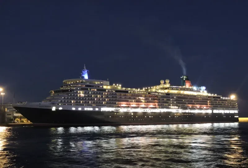 QUEEN ELIZABETH Passenger Ship IMO 9477438 photo 8