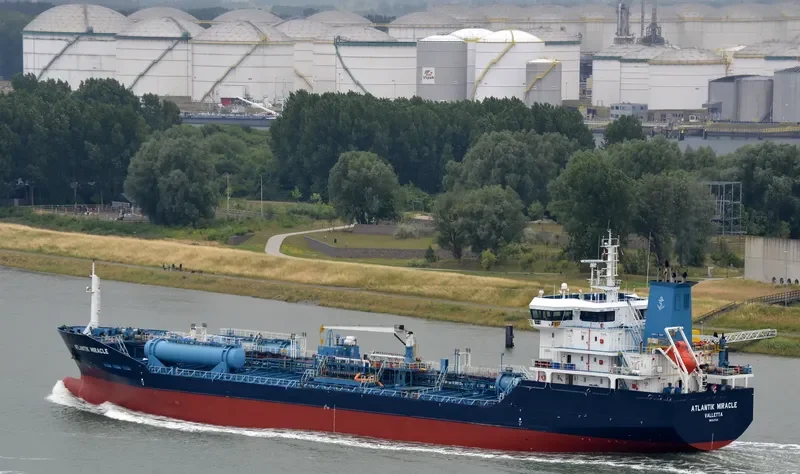 ATLANTIK MIRACLE Tanker IMO 9477490 photo 6