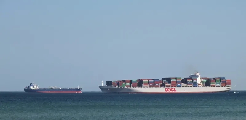OOCL CANADA Container Ship IMO 9477880 photo 3