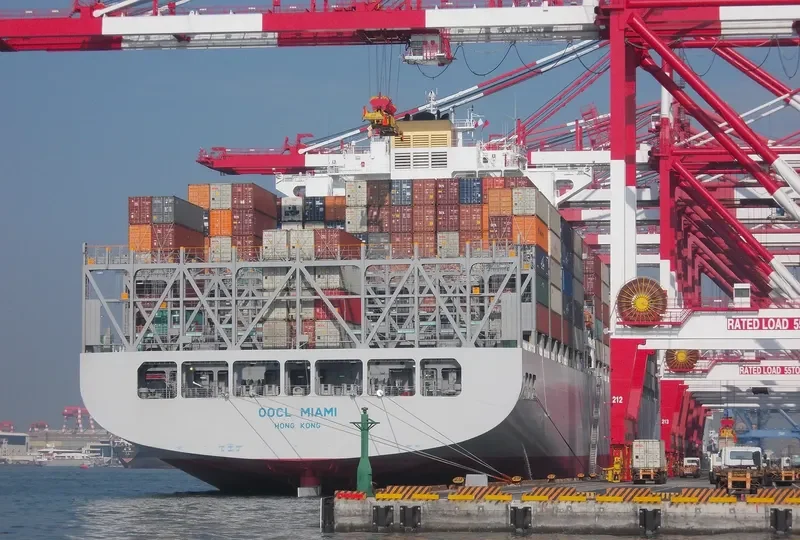 OOCL MIAMI Container Ship IMO 9477892 photo 10