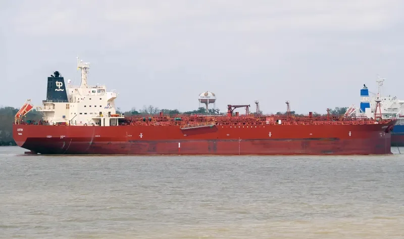 LUCTOR Tanker IMO 9479840 photo 4