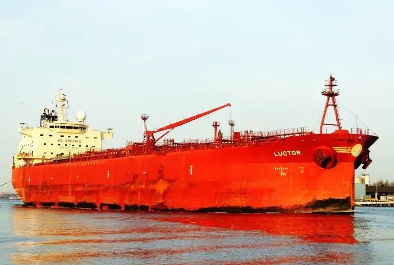 LUCTOR Tanker IMO 9479840 photo 9