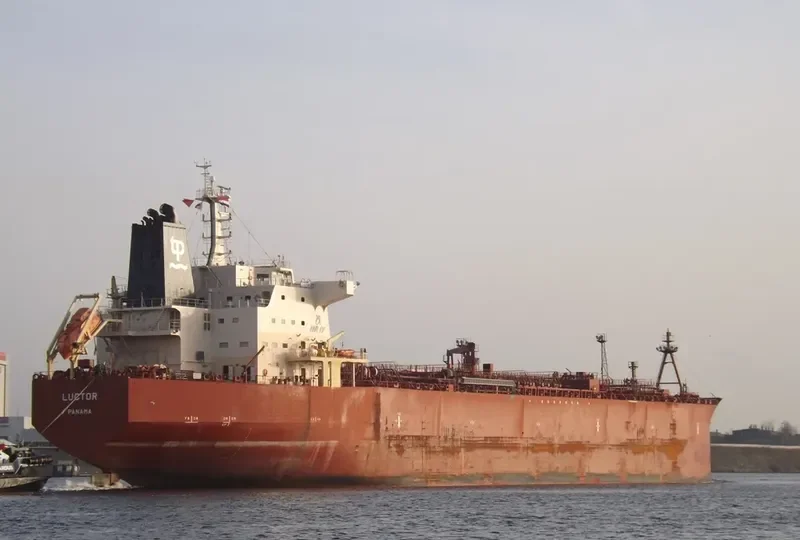 LUCTOR Tanker IMO 9479840 photo 10