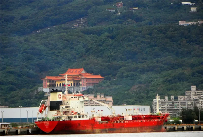 YC DAHLIA Tanker IMO 9479993 photo 4