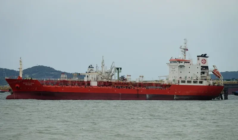 YC IRIS Tanker IMO 9480007 photo 5