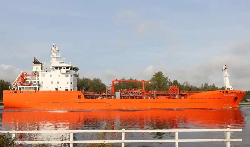 URSULA ESSBERGER Tanker IMO 9480992 photo 10
